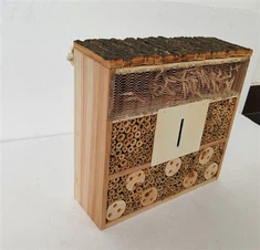 প্রাকৃতিক কাঠের পোকা হোটেল বাগান পোকা ঘর